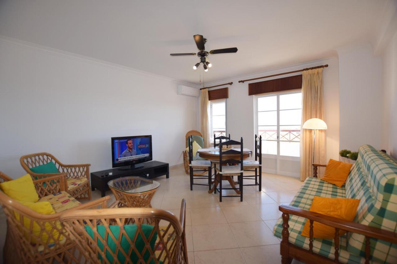 Carob By Algartur - 3 Mins Downtown - Terrace Apartment Santa Luzia  Luaran gambar