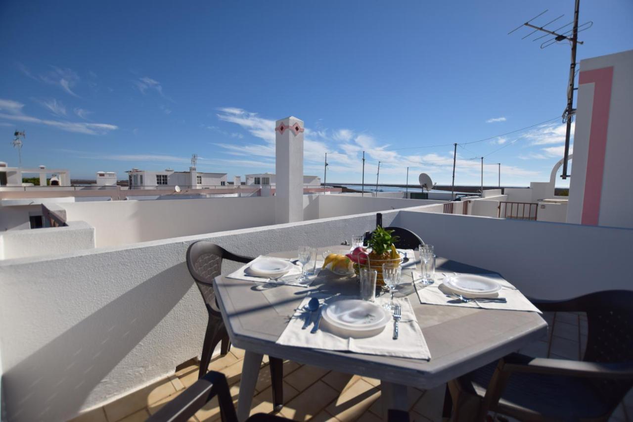 Carob By Algartur - 3 Mins Downtown - Terrace Apartment Santa Luzia  Luaran gambar